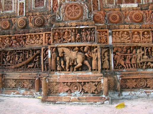 কান্তজিউ মন্দির: পোড়ামাটির ফলকে লেখা বাংলার এক অনন্য মহাকাব্য