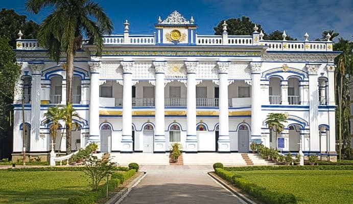 বালিয়াটি জমিদার বাড়ি: মানিকগঞ্জের মাটিতে জমিদারি ঐশ্বর্যের এক অনন্য স্থাপত্যকাহিনি