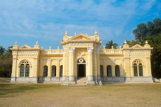 নাটোর রাজবাড়ি: রানি ভবানীর রাজ্যে হারিয়ে যাওয়া এক সমৃদ্ধ বাংলার গল্প