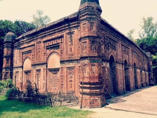 বাঘা মসজিদ: রাজশাহীর মাটিতে সুলতানি বাংলার এক অনন্য স্থাপত্যকীর্তি