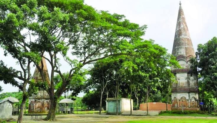 চন্দ্রাবতী মন্দির: কবির প্রেম, বিরহ আর মধ্যযুগের বাংলার এক নীরব স্মৃতিচিহ্ন