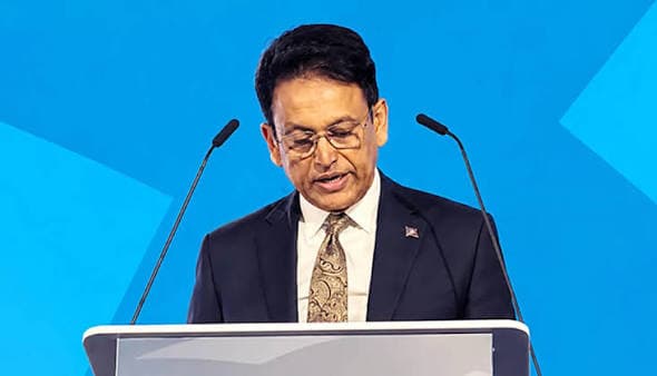 ‘গাইড বইওয়ালারা সাবধানে থাকবেন, এবার ধরা খাবেন’: শিক্ষামন্ত্রী