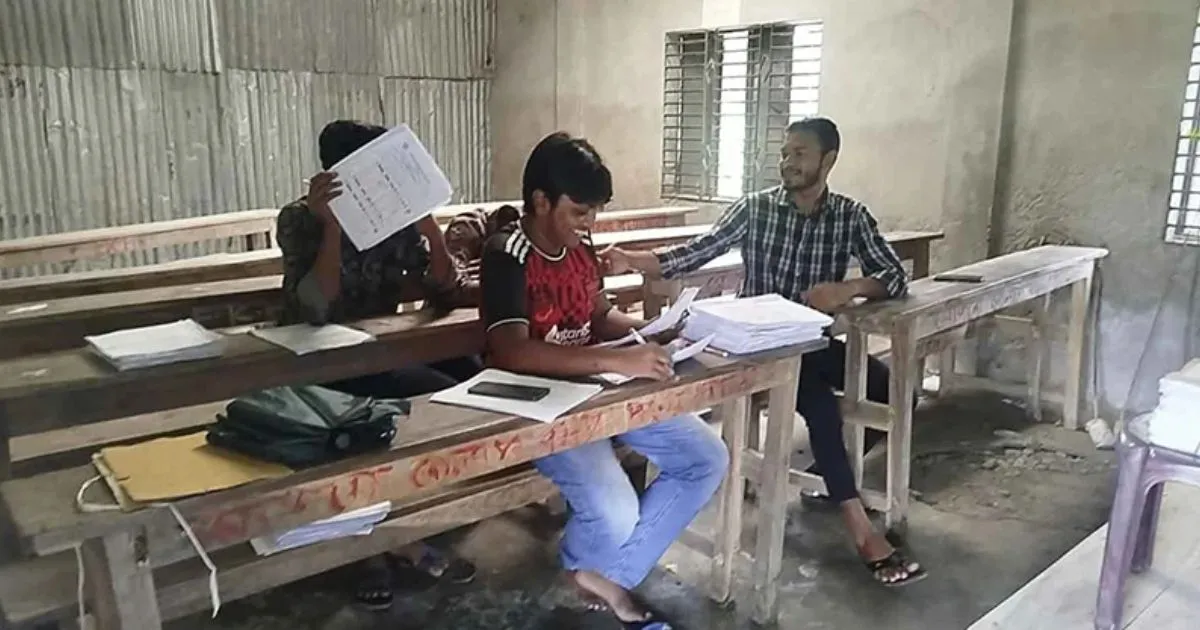 শিক্ষার্থীদের দিয়ে এইচএসসির খাতা মূল্যায়নের অভিযোগ, শিক্ষককে শোকজ