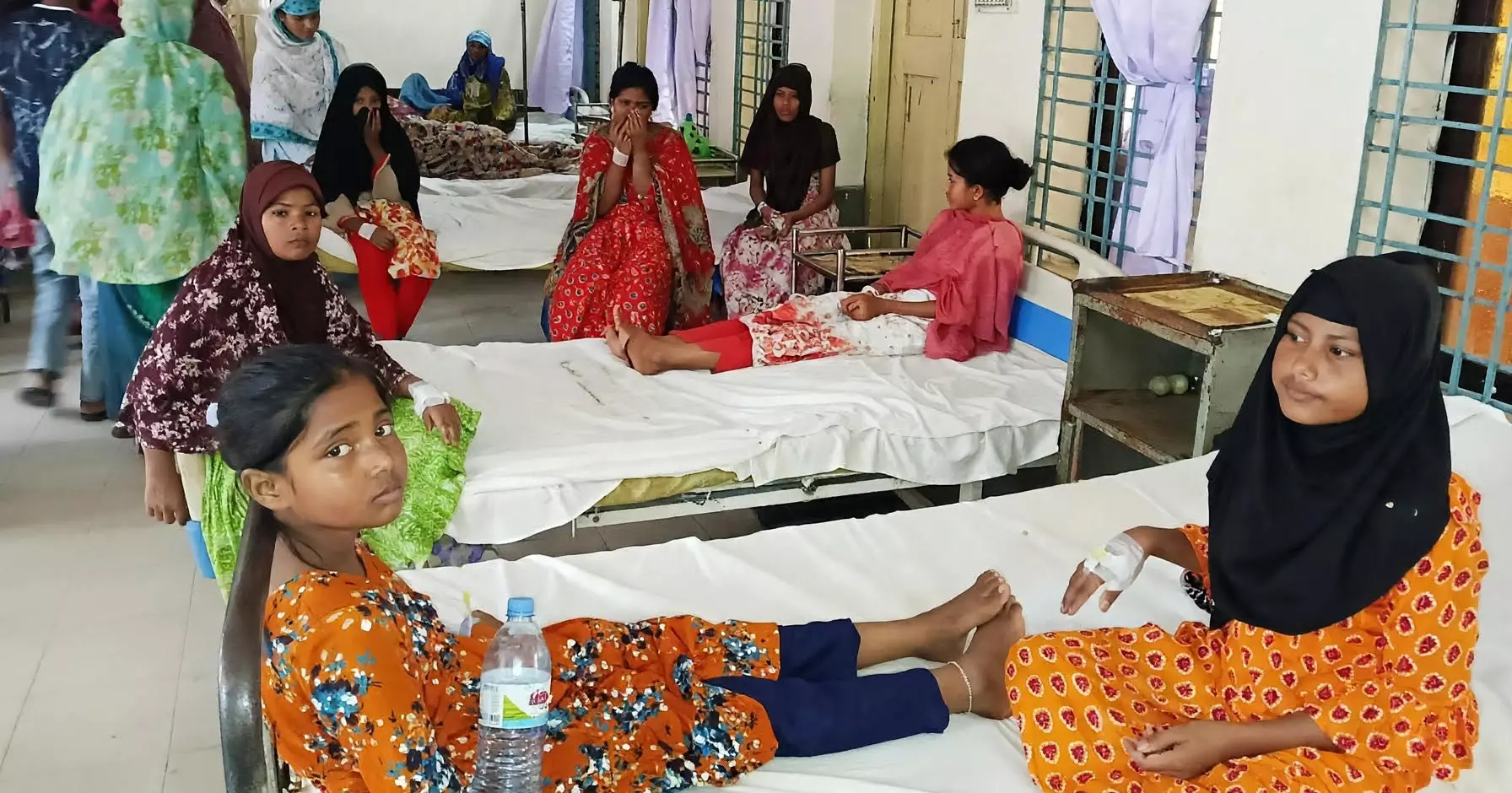 ঠাকুরগাঁওয়ে স্কুলের মধ্যাহ্নভোজ খেয়ে অসুস্থ অন্তত ৩০ শিক্ষার্থী